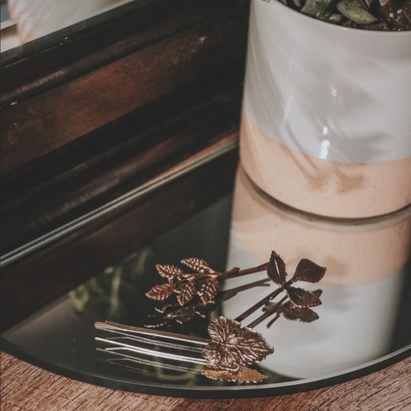 Accessories - Gold Leaf Hair Pins